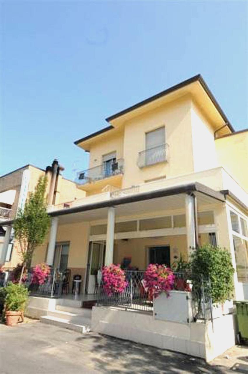 Hotel Giannella Ρίμινι Εξωτερικό φωτογραφία