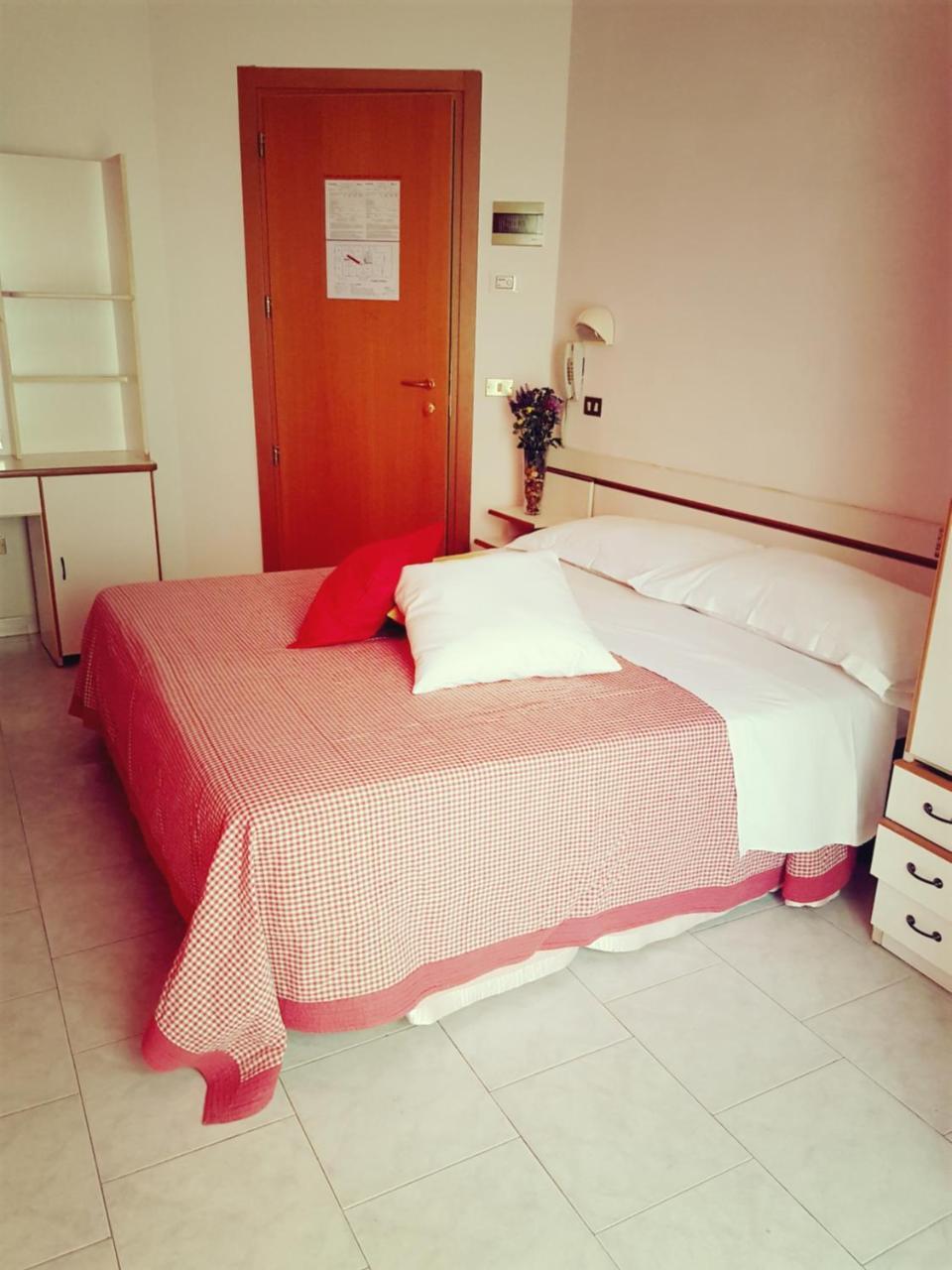 Hotel Giannella Ρίμινι Εξωτερικό φωτογραφία