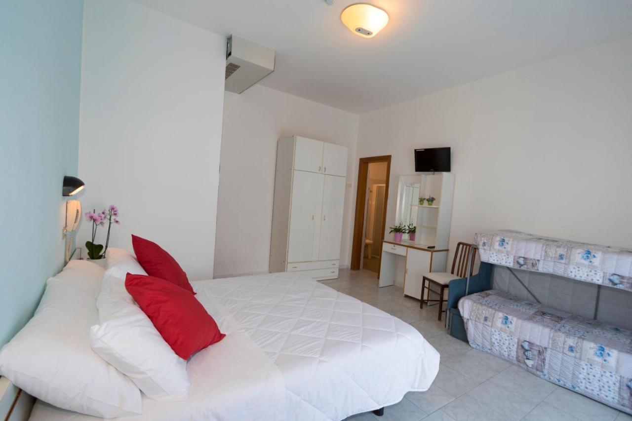 Hotel Giannella Ρίμινι Εξωτερικό φωτογραφία