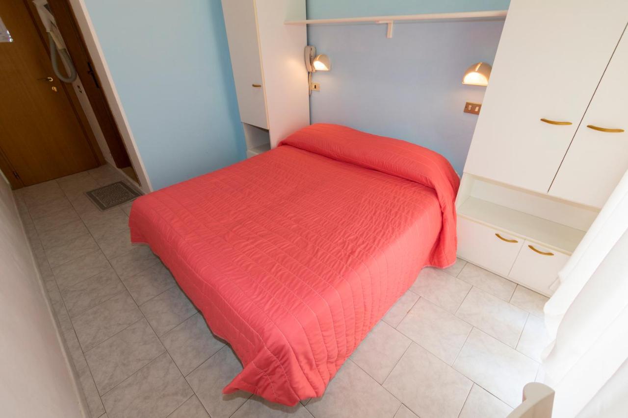 Hotel Giannella Ρίμινι Εξωτερικό φωτογραφία